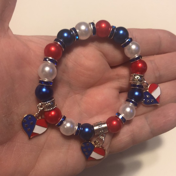 🟢 Patriotic 4th Of July Heart Charms Bracelet - Picture 15 of 16